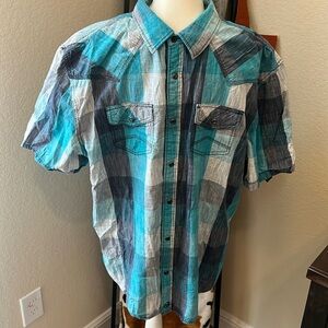 Men’s Moonshine Spirit by Brad Paisley snap shirt. Size XL. Blue multi color